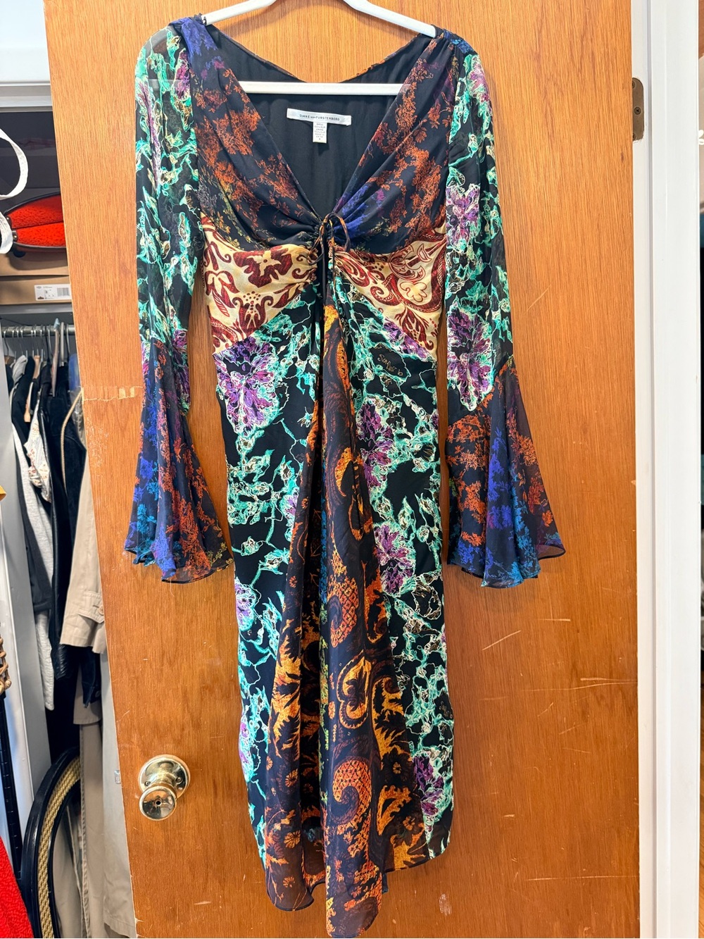 Diane von Furstenberg DVF 100% Silk Mixed Print Bell Sleeve Dress Size 8